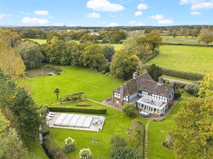 6 Bedroom Detached House To Rent In West Sussex, RH13