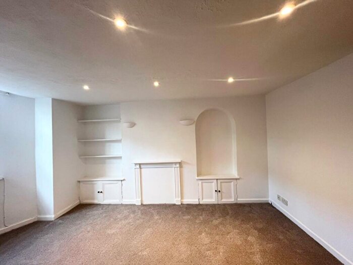 1 Bedroom Flat To Rent In Bedford Square, Brighton, BN1