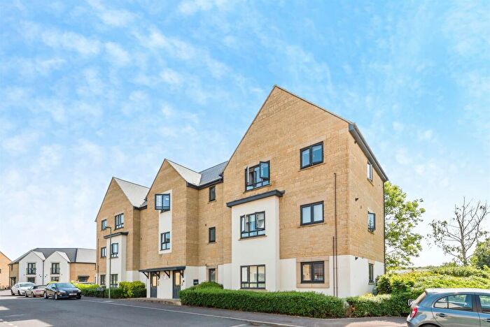 2 Bedroom Flat For Sale In Stanmore Crescent, Carterton, OX18