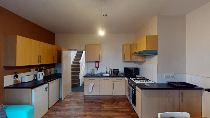 3 Bedroom Flat To Rent In A Lenton Boulevard, Nottingham, NG7