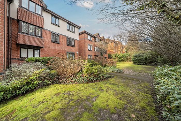 1 Bedroom Flat For Sale In White Rose Lane, Woking, Surrey, GU22