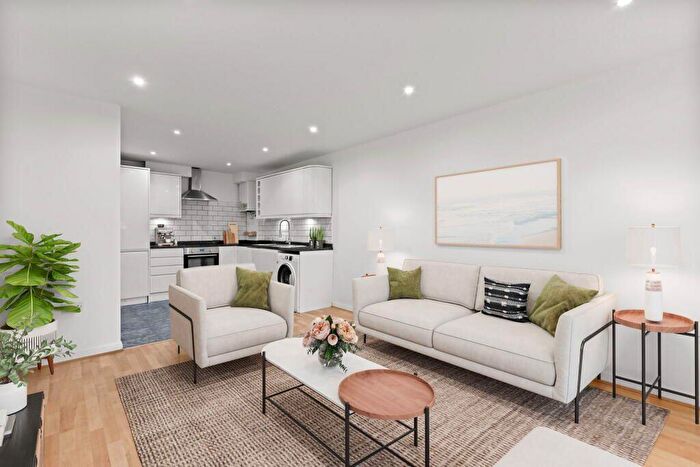 1 Bedroom Flat For Sale In High Street, Addlestone, Surrey, KT15