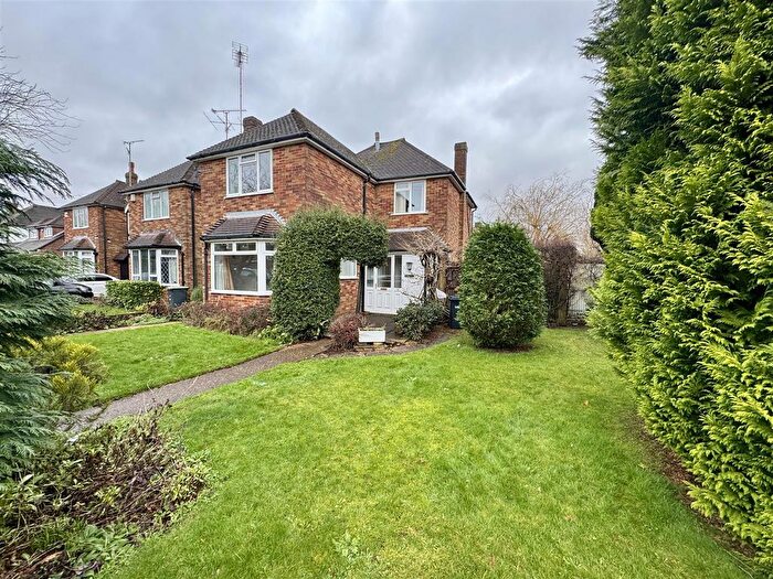 3 Bedroom Detached House To Rent In Stratton Gardens, Luton, LU2