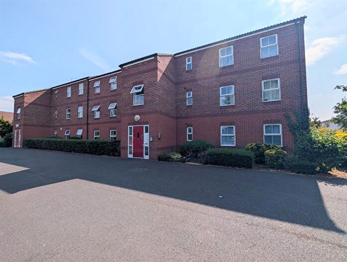 2 Bedroom Flat For Sale In Barrows Gate, Newark, NG24