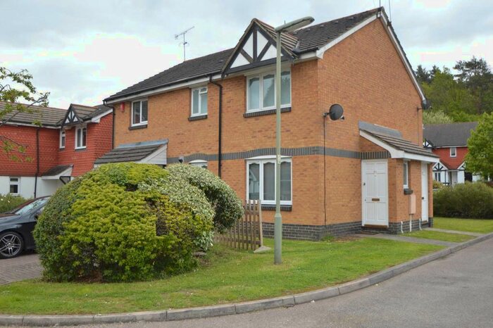 1 Bedroom Property To Rent In Eyston Drive, Weybridge, KT13