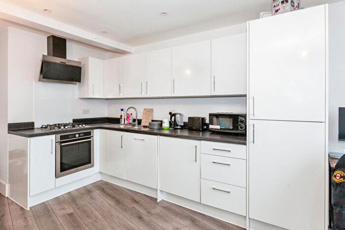 1 Bedroom Flat For Sale In High Street, Slough, SL1