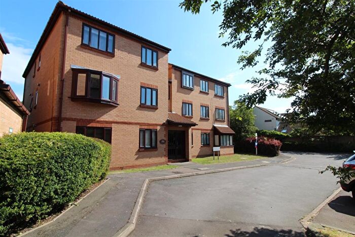 1 Bedroom Flat To Rent In Marwell Close, Romford, RM1