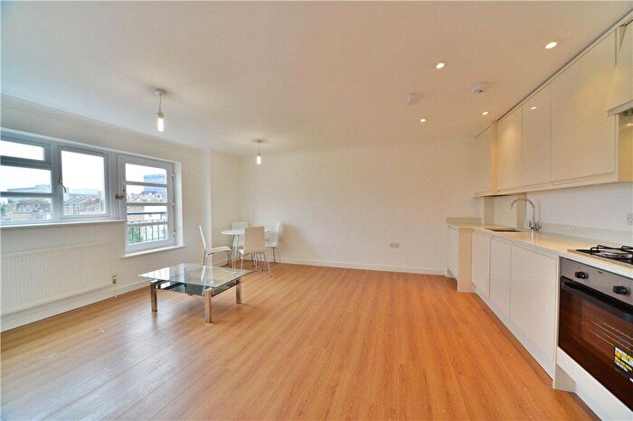 2 Bedroom Apartment To Rent In Vallance Road, Whitechapel, London, E1