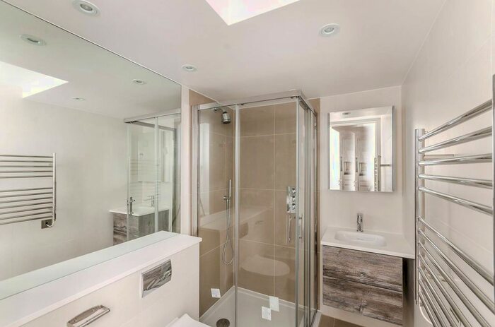 Studio To Rent In Rosary Gardens, South Kensington, London, SW7