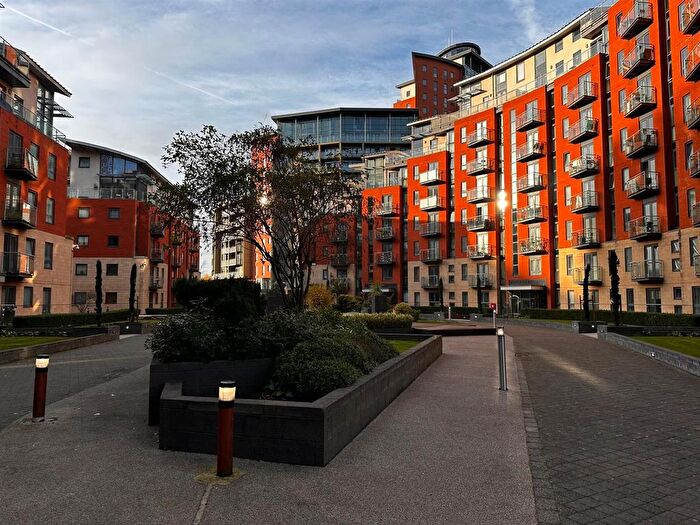 2 Bedroom Flat To Rent In Faroe, Gotts Road, Leeds, LS12