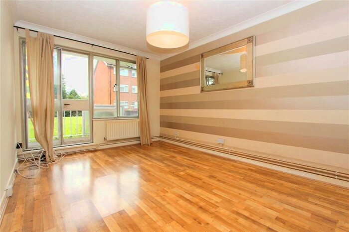 1 Bedroom Flat To Rent In Springbank, Eversley Park Road, Winchmore Hill, London, N21