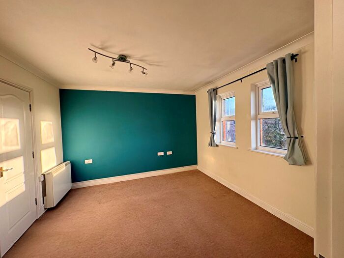 2 Bedroom Flat To Rent In Hart Road, Manchester, M14