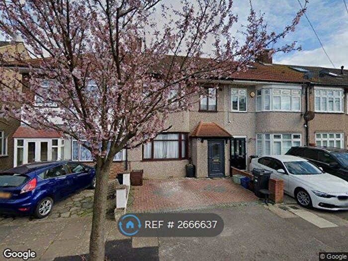4 Bedroom Terraced House To Rent In Inverness Drive, Ilford, IG6