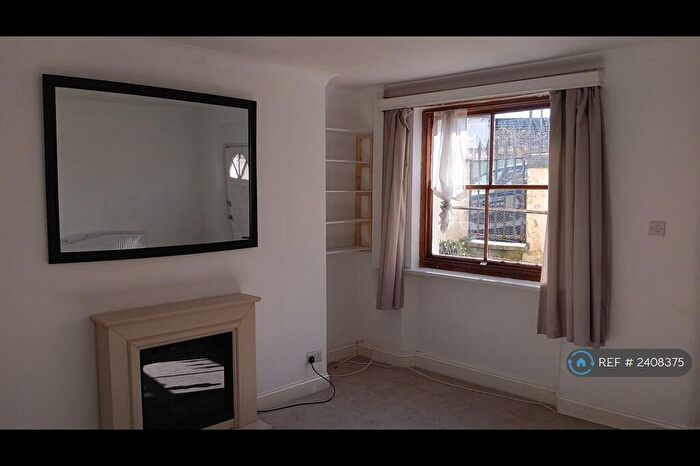 2 Bedroom Flat To Rent In Roundhill Crescent, Brighton, BN2