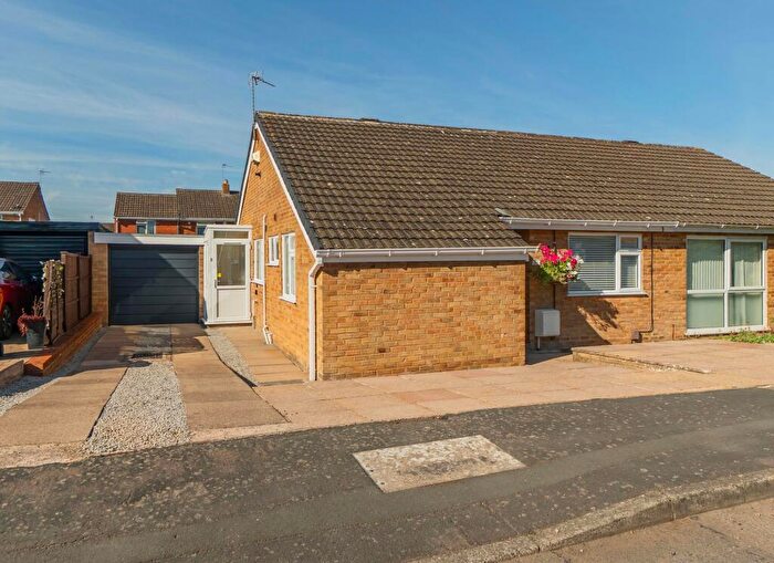 2 Bedroom Semi-Detached Bungalow For Sale In Netton Close, Wigston, LE18