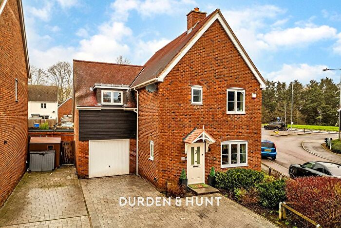 3 Bedroom Detached House For Sale In Elm Gardens, Brentwood, CM15