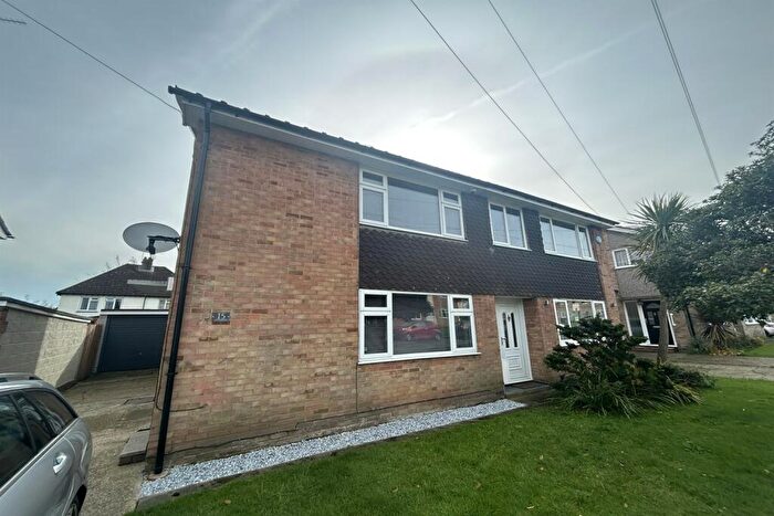 3 Bedroom Semi-Detached House To Rent In Bedroom Semi Detached House In Benfleet, SS7