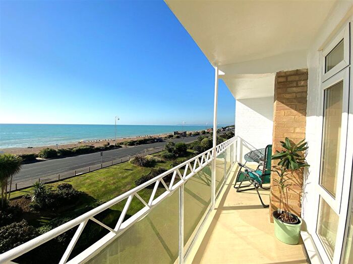 2 Bedroom Flat For Sale In West Parade, Bexhill On Sea, TN39