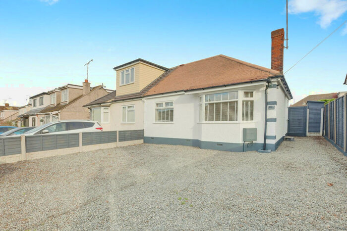 2 Bedroom Bungalow To Rent In Danbury Road, Rayleigh, SS6