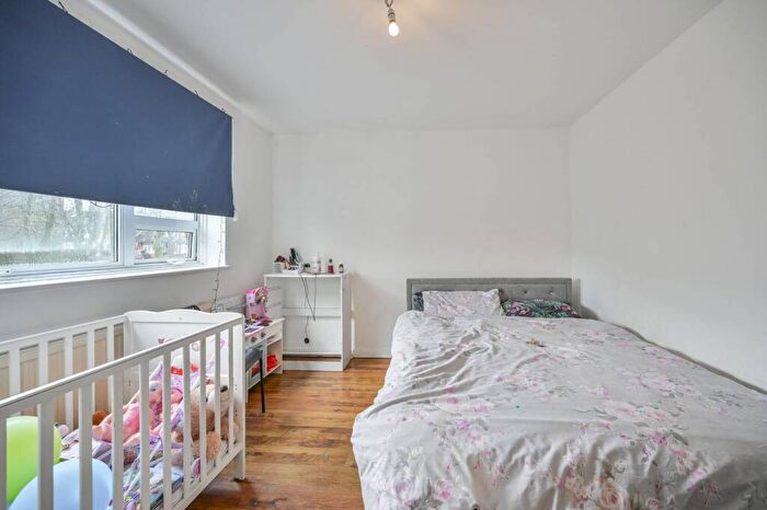 1 Bedroom Flat For Sale In Newnham Road, London, , Wood Green, London, N22