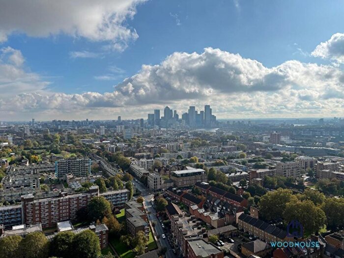 2 Bedroom Apartment To Rent In Cendal Crescent, London, E1