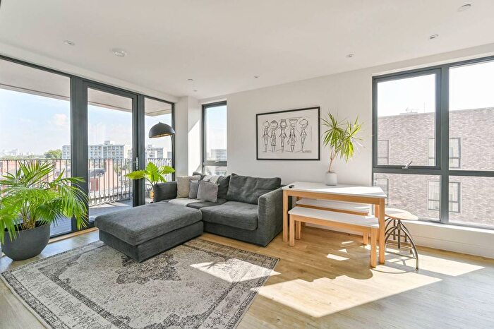 1 Bedroom Flat To Rent In ., Brixton, London, SW9