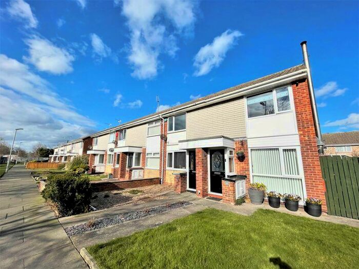 2 Bedroom End Of Terrace House To Rent In Amberley Way, Blyth, NE24