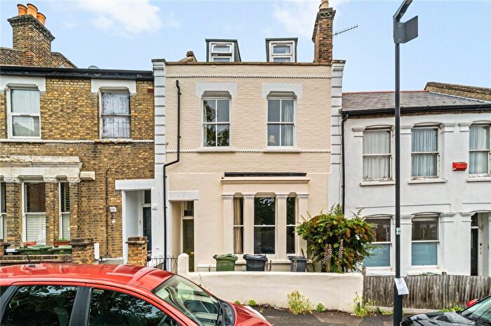 1 Bedroom Apartment For Sale In St. Julians Farm Road, West Norwood, London, SE27