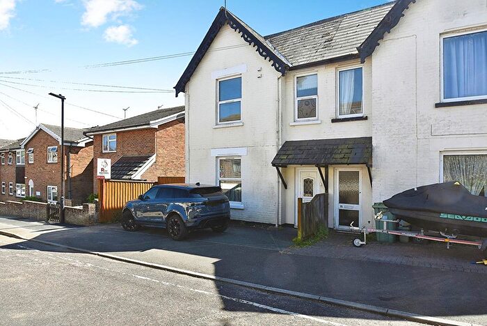 3 Bedroom Property To Rent In Avenue Road, Shanklin, PO37
