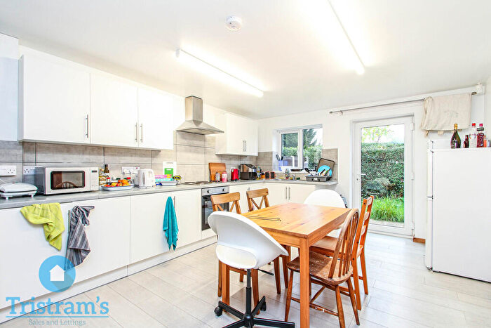 6 Bedroom Semi Detached House To Rent In Charnock Avenue, Lenton, NG8