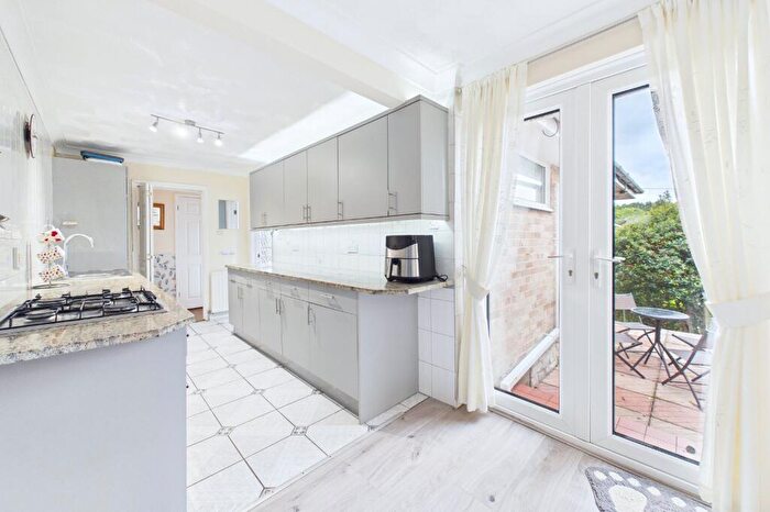 4 Bedroom Bungalow For Sale In West Way, Broadstone, Dorset, BH18 - Photo 9