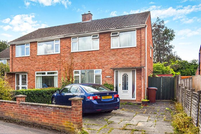 3 Bedroom Semi-Detached House To Rent In Exeter Road, Kidlington, OX5