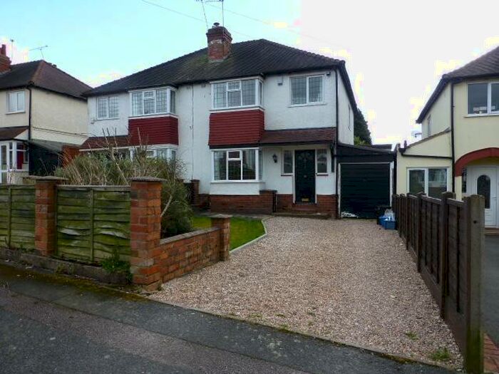 3 Bedroom Semi-Detached House To Rent In Tennal Grove, Harborne, Birmingham, B32
