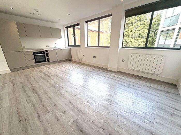 1 Bedroom Flat To Rent In Newland House, - Hagley Road, Birmingham, B16