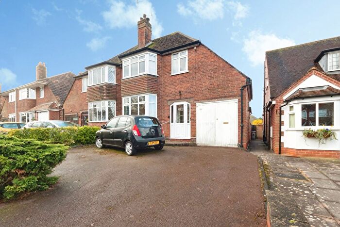 3 Bedroom Semi Detached House For Sale In Bradbury Road, Solihull, West Midlands, B92