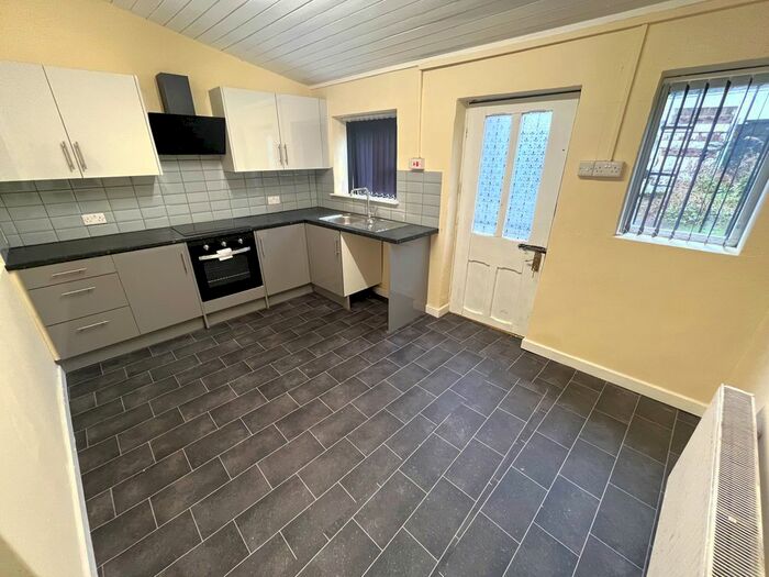 2 Bedroom Terraced House To Rent In Belgrave Road, Oldham, OL8