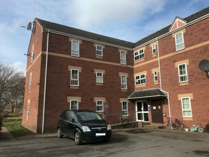 2 Bedroom Flat To Rent In Churchill Court, PE30