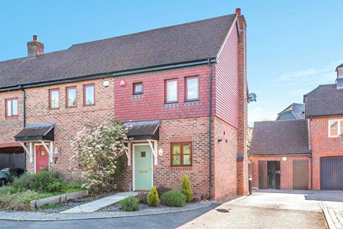 2 Bedroom Semi-Detached House To Rent In Holders Close, Billingshurst, RH14