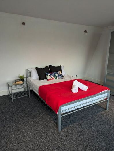 2 Bedroom Maisonette To Rent In Robert Burns Mews, London, SE24