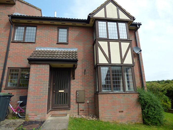 2 Bedroom End Of Terrace House To Rent In Felbrigg Close, Luton, LU2