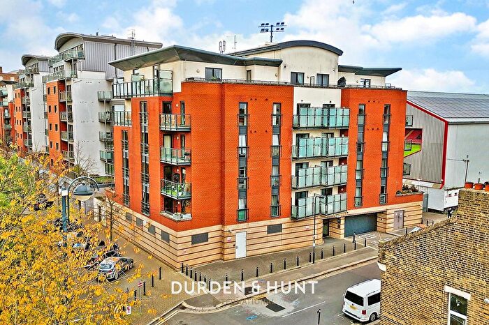 2 Bedroom Flat For Sale In Brisbane Road, Leytonstone, E10