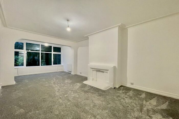 2 Bedroom Flat To Rent In Canewdon Road, SS0