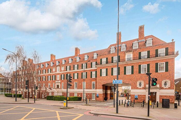 1 Bedroom Flat To Rent In Clapham Common Southside, Clapham South, London, SW4