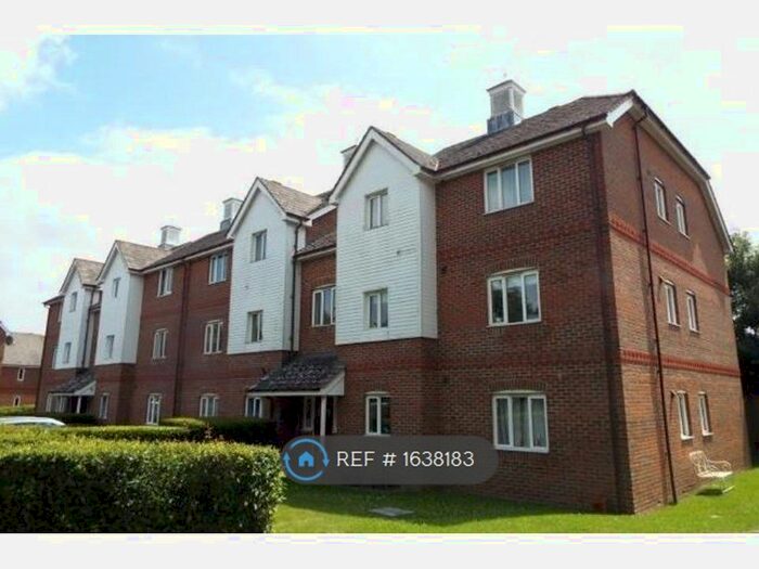 2 Bedroom Flat To Rent In Mallard Way, Aldermaston, RG7