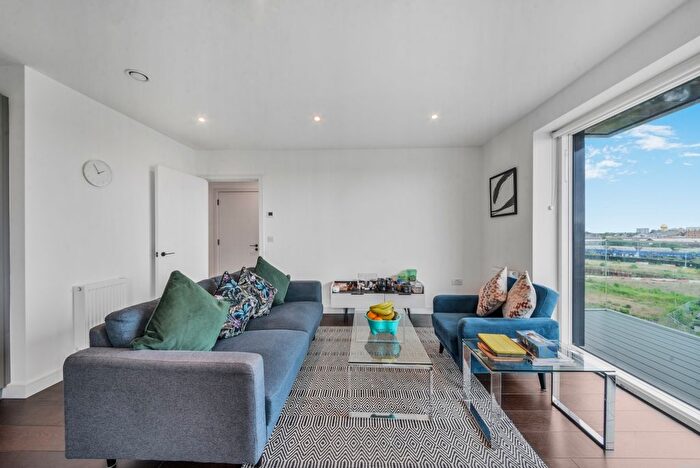 2 Bedroom Flat To Rent In Accolade Avenue, Southall, UB1