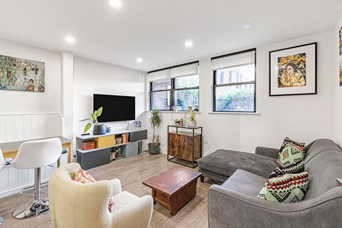 3 Bedroom Flat For Sale In Rampayne Street, Pimlico, London, SW1V
