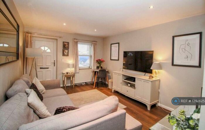 2 Bedroom Semi-Detached House To Rent In Brentwood Road, Romford, RM1