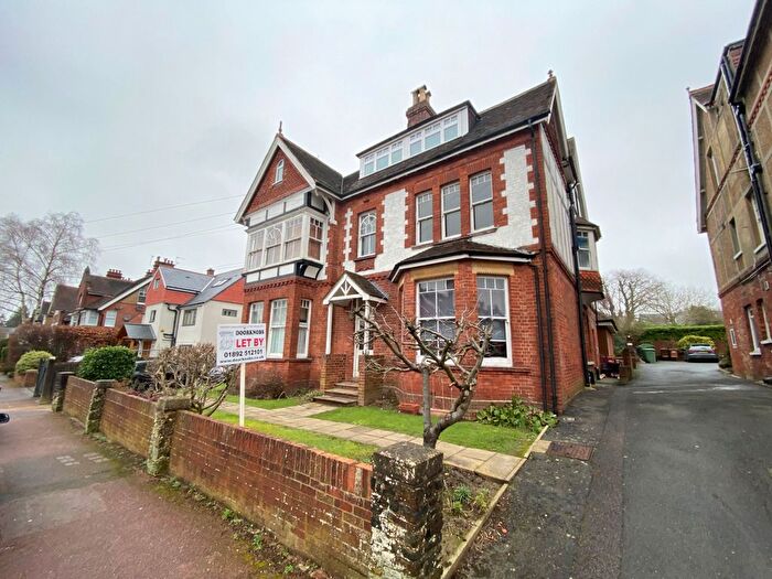 2 Bedroom Flat To Rent In Molyneux Park Road, Tunbridge Wells, TN4
