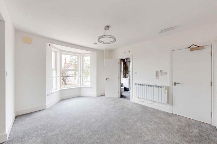 Studio To Rent In Ifield Road, Crawley, RH11