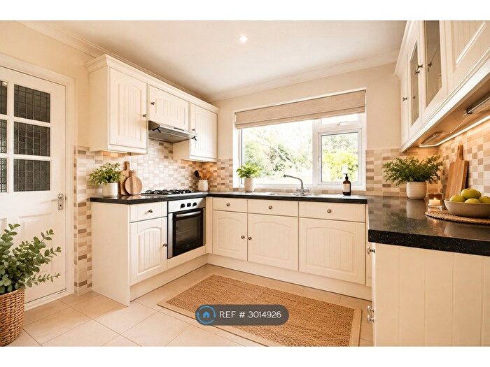 4 Bedroom Semi-Detached House To Rent In Warrender Way, Ruislip, HA4